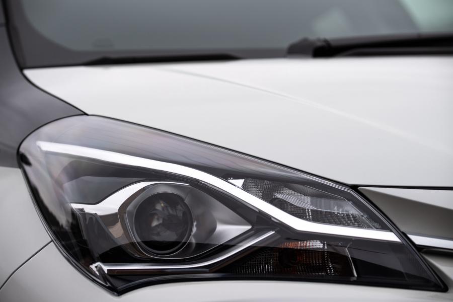 Детали экстерьера Toyota Yaris Hybrid Y20 2019 года  (UK) (фото 34 из 38)